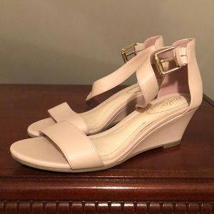 Dexflex comfort wedge heel